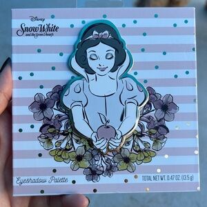 Disney Snow White Princess eyeshadow palette NEW